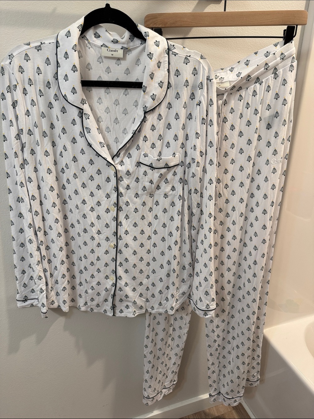 Comfort Printed Cotton-Blend Pajama Set in White with Black Trim